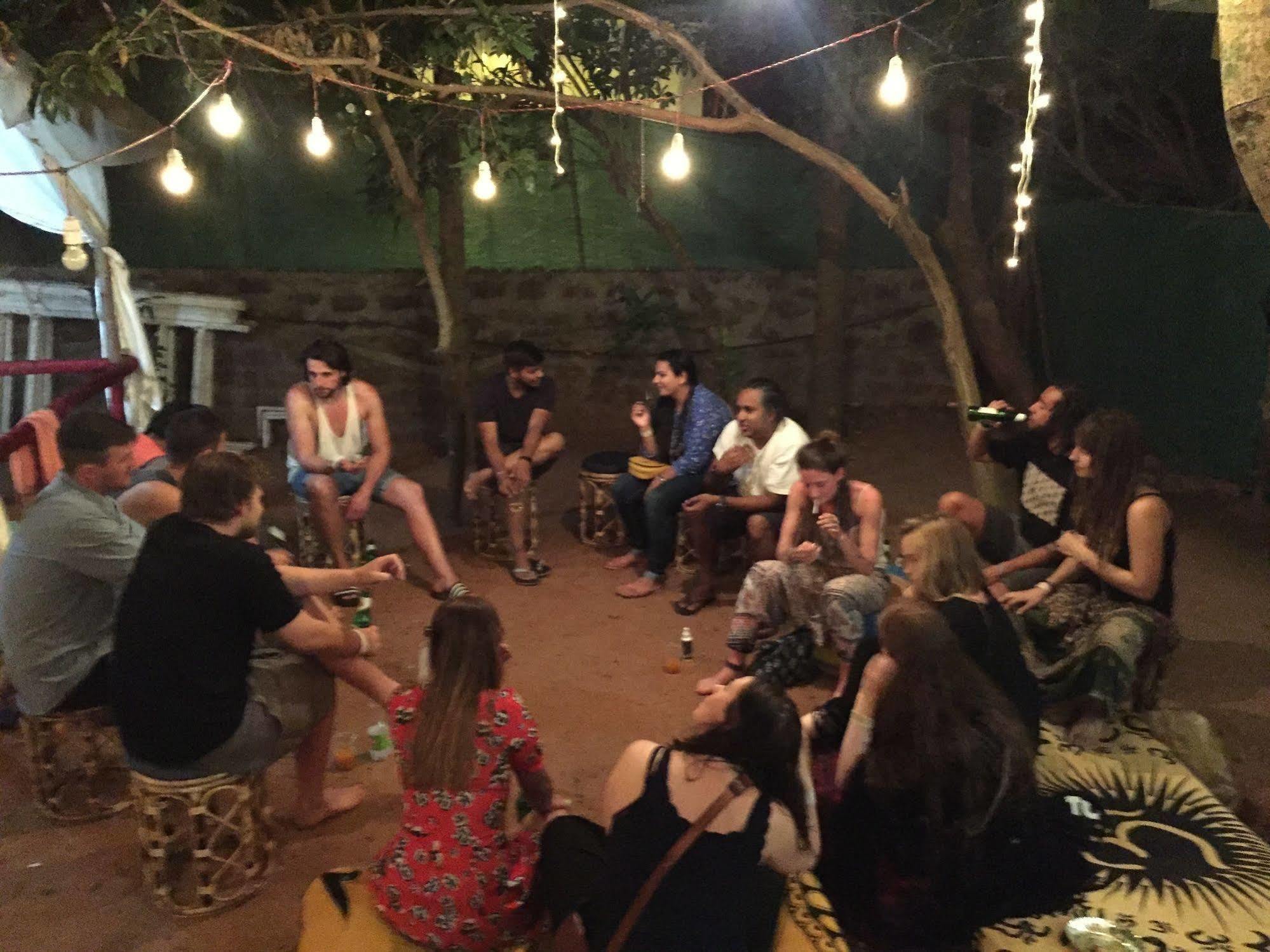 Anjuna By Roadhouse Hostels Goa ภายนอก รูปภาพ