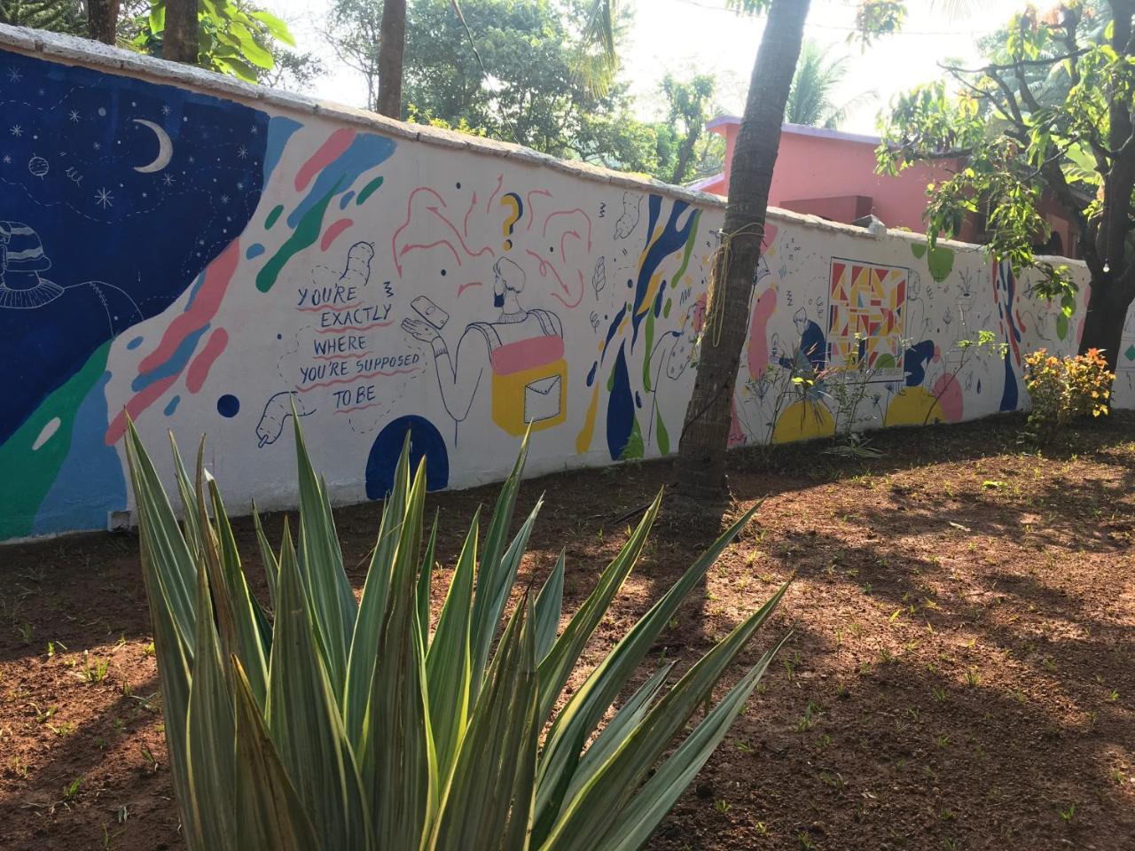 Anjuna By Roadhouse Hostels Goa ภายนอก รูปภาพ