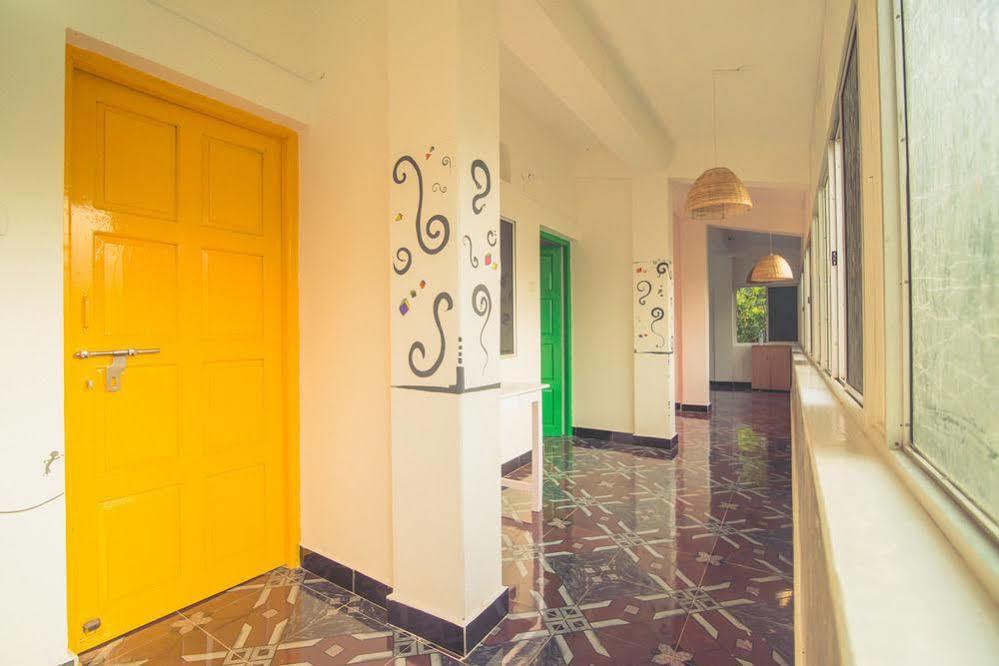 Anjuna By Roadhouse Hostels Goa ภายนอก รูปภาพ